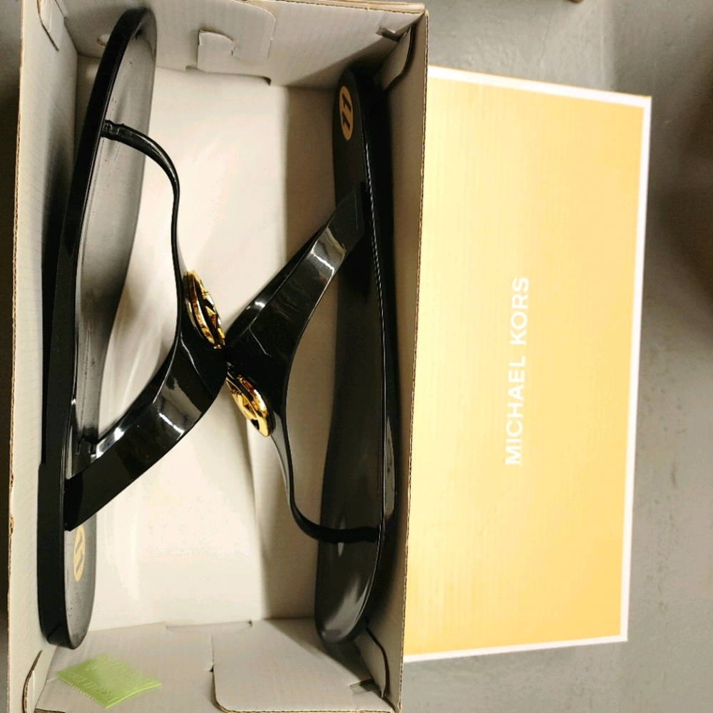 Michael Kors LILLIE Sandals Flip Flops Black jelly gold logo NEW Choose Size - Picture 3 of 4